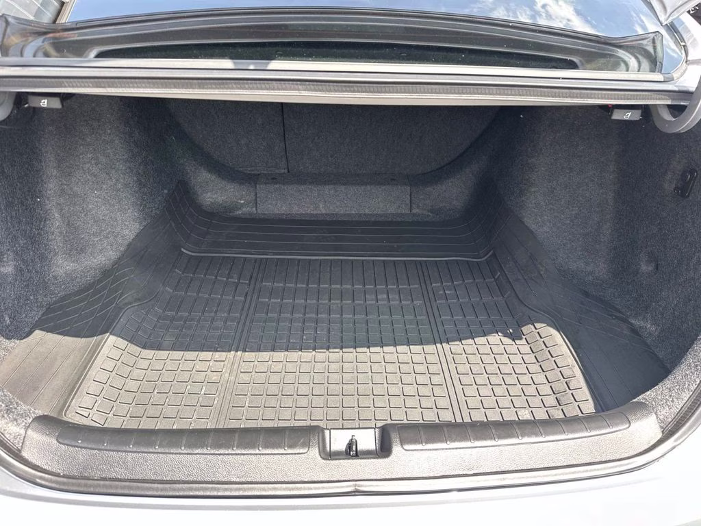 2022 Silver Metallic Honda Accord Hybrid Sport FWD Sedan