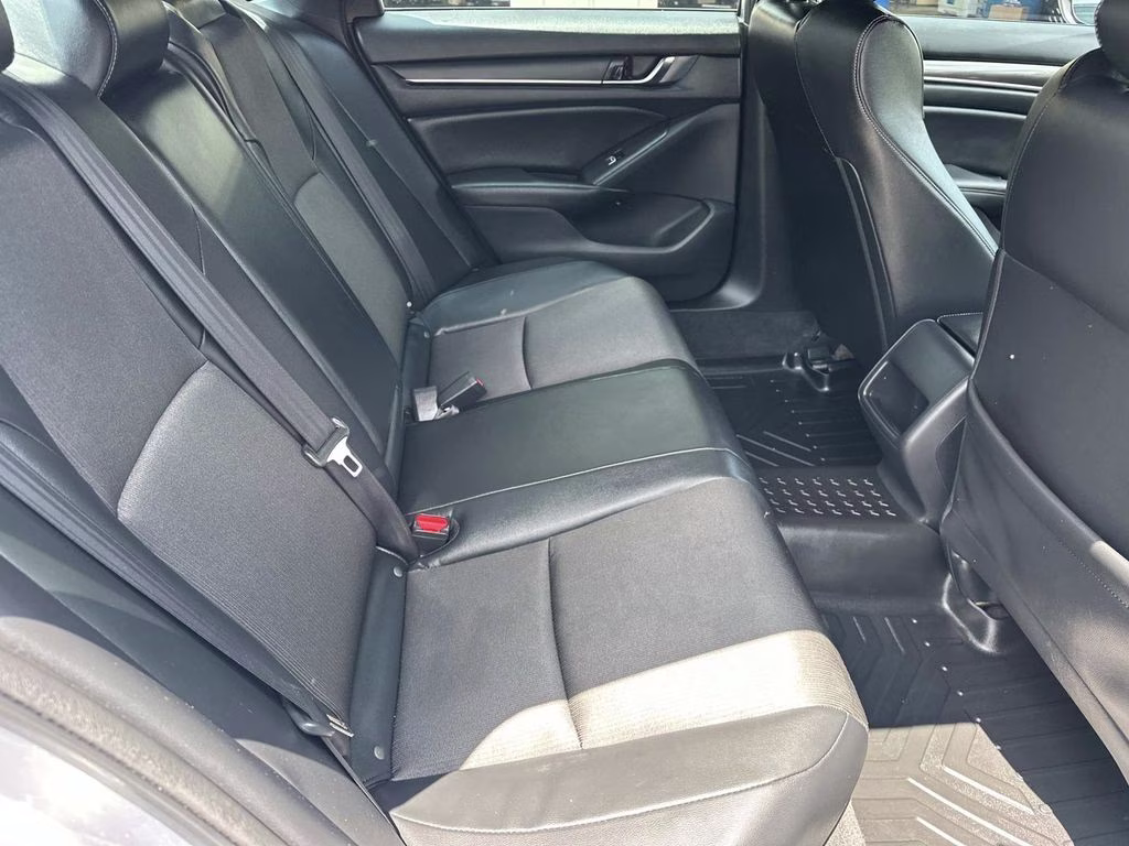 2022 Silver Metallic Honda Accord Hybrid Sport FWD Sedan