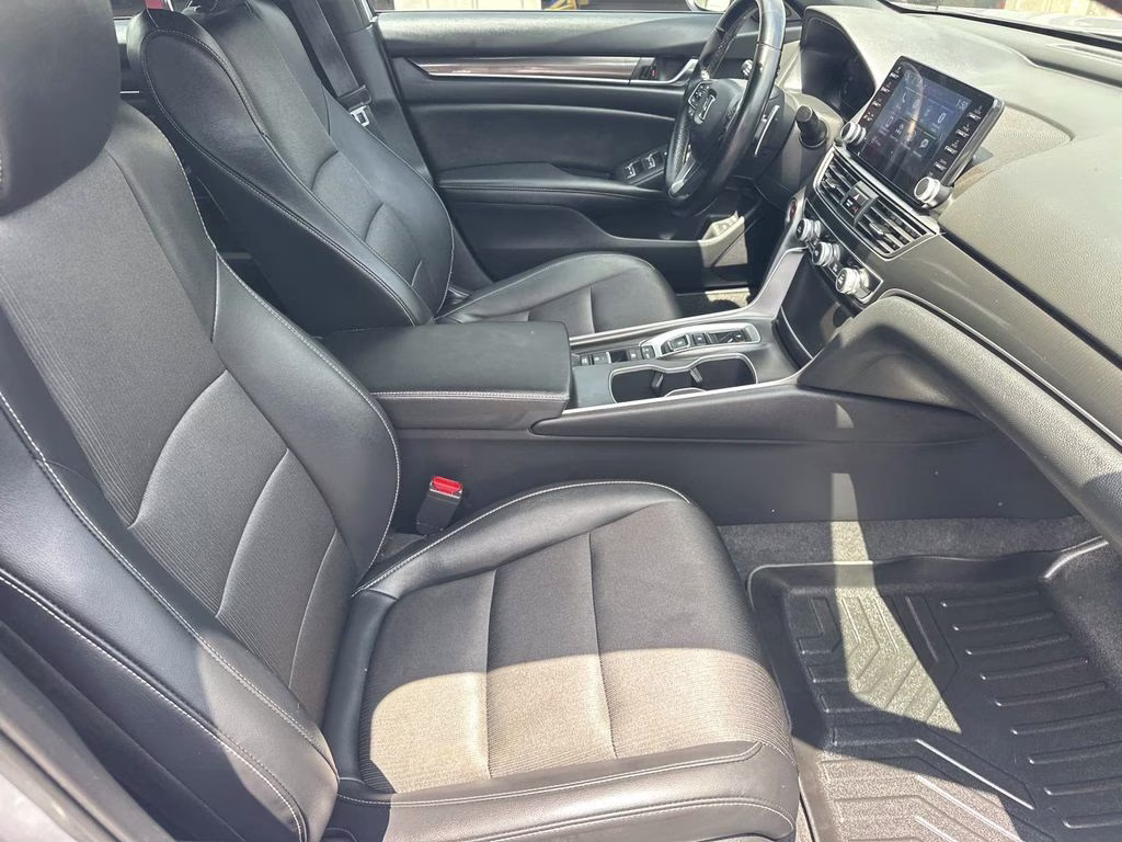 2022 Silver Metallic Honda Accord Hybrid Sport FWD Sedan