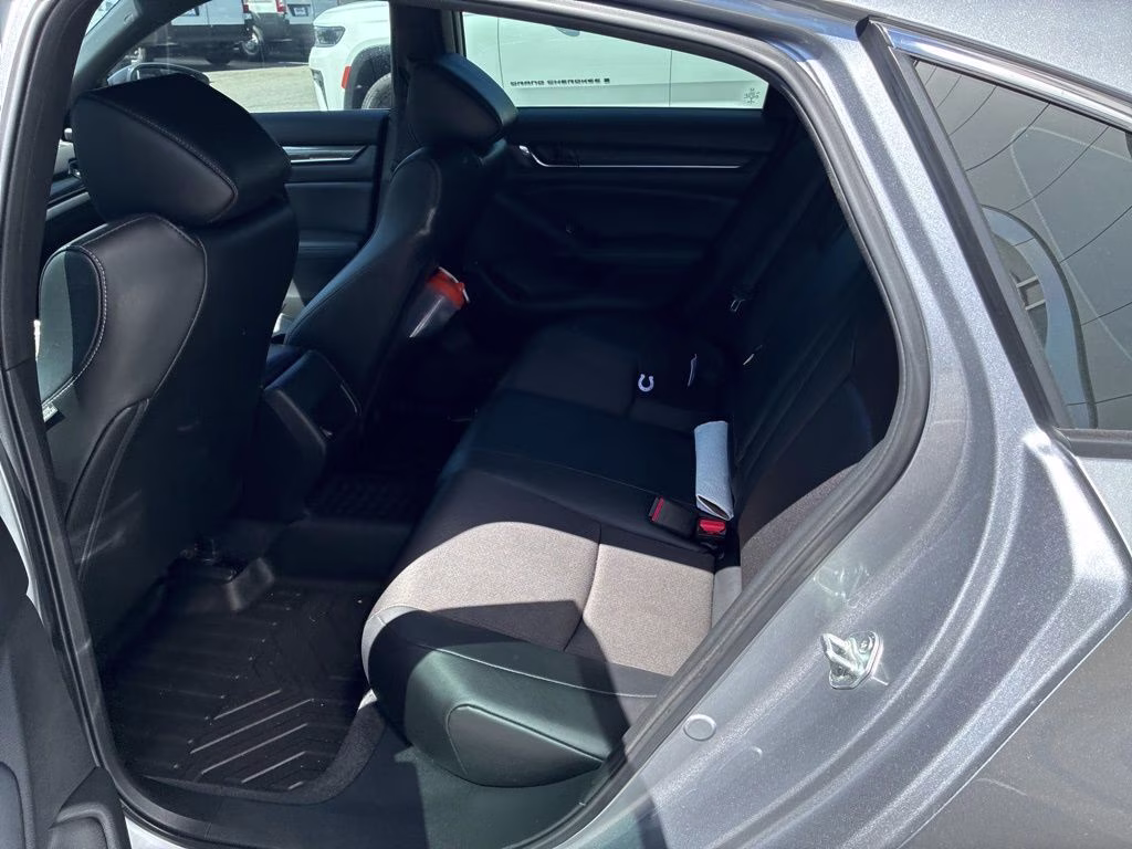 2022 Silver Metallic Honda Accord Hybrid Sport FWD Sedan