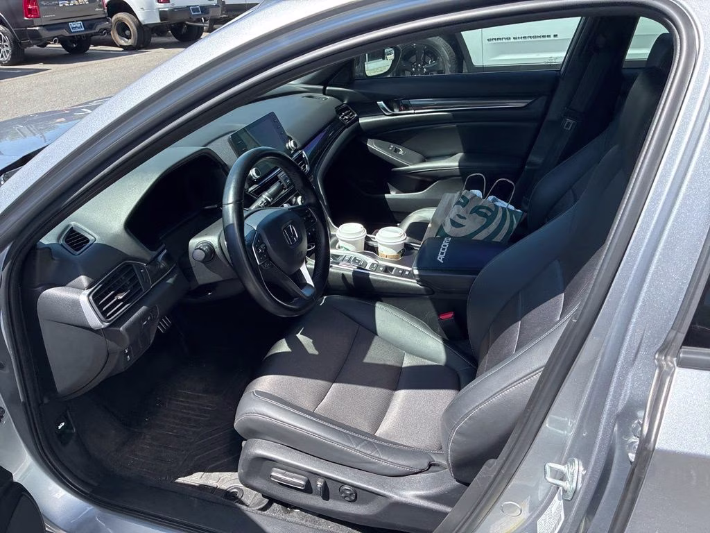 2022 Silver Metallic Honda Accord Hybrid Sport FWD Sedan