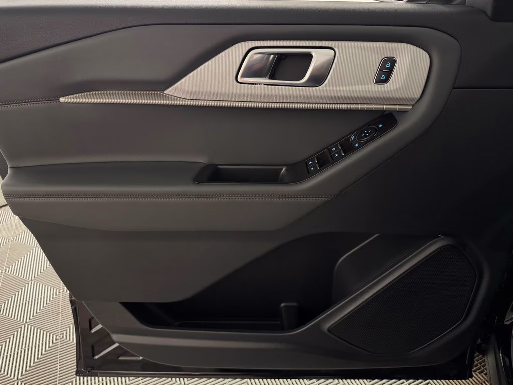 2026 Agate Black Metallic Ford Explorer Active RWD SUV