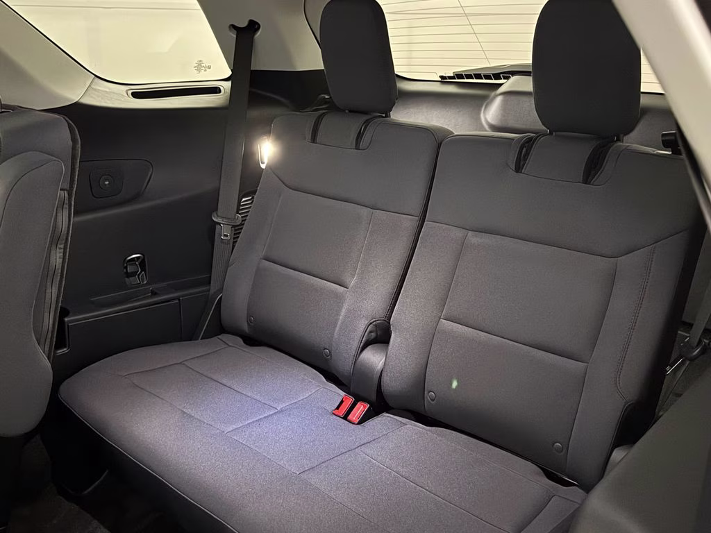 2026 Space White Metallic Ford Explorer Active RWD SUV