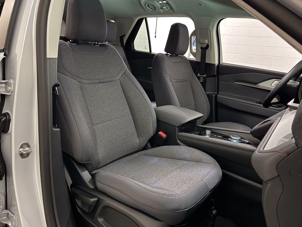 2026 Space White Metallic Ford Explorer Active RWD SUV