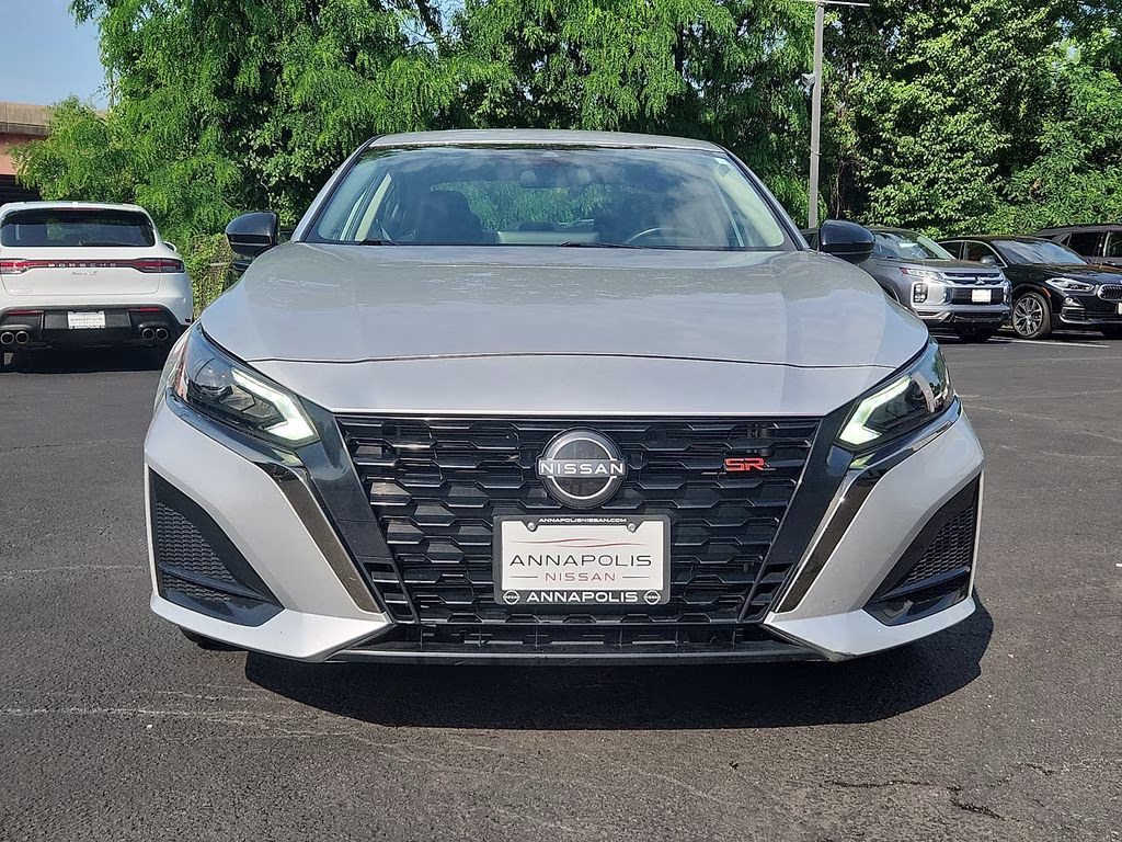 2024 Brilliant Silver Metallic Nissan Altima 2.5 SR FWD Sedan