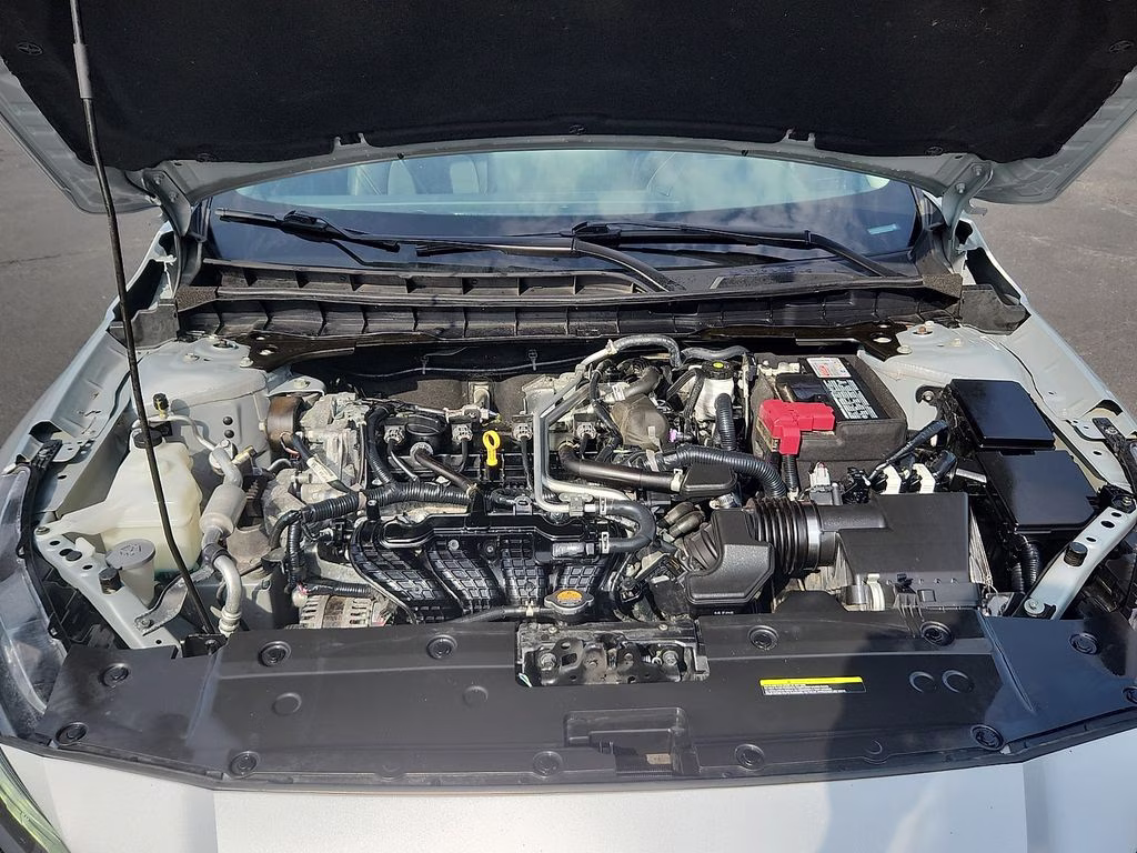 2024 Brilliant Silver Metallic Nissan Altima 2.5 SR FWD Sedan