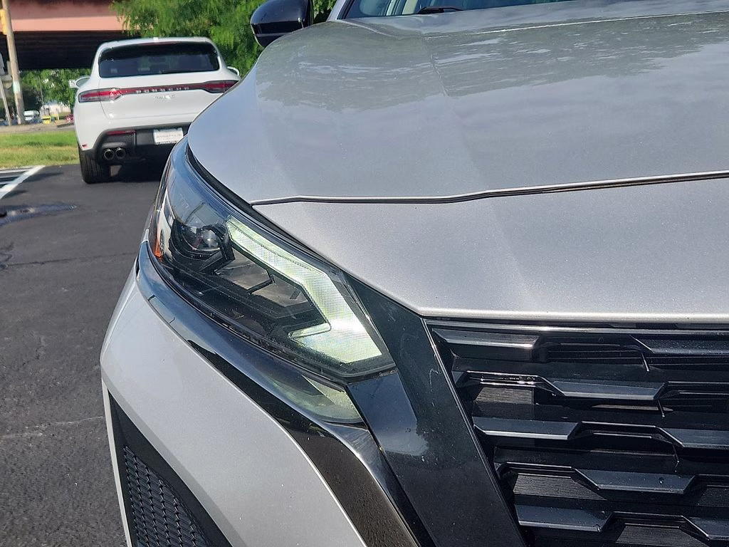 2024 Brilliant Silver Metallic Nissan Altima 2.5 SR FWD Sedan