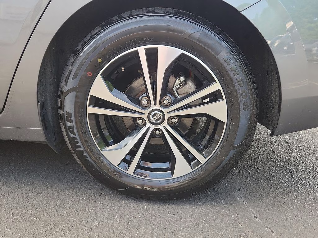 2023 Gun Metallic Nissan Sentra SV FWD Sedan