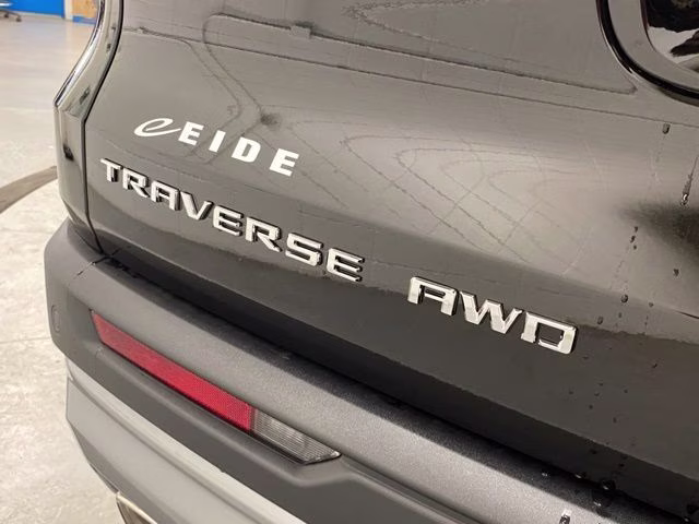 2026 Mosaic Black Metallic Chevrolet Traverse LT AWD SUV