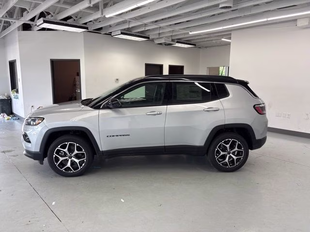 2026 Silver Zynith Metallic Clearcoat Jeep Compass Limited 4X4 SUV