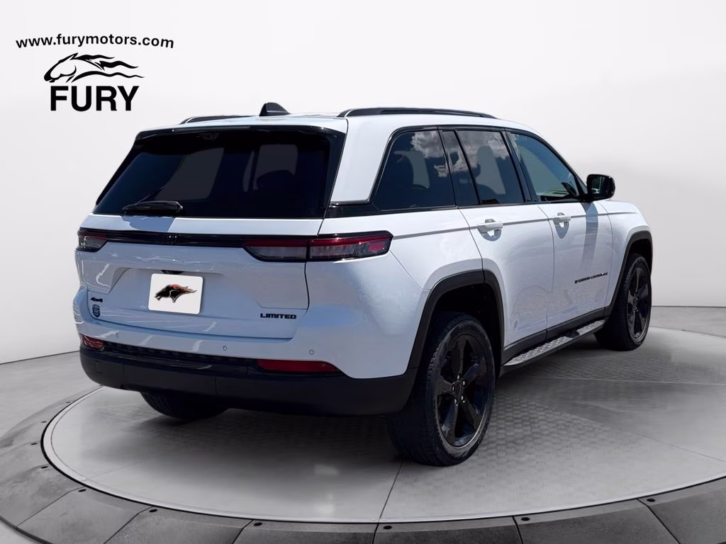 2024 Bright White Clearcoat Jeep Grand Cherokee Limited 4X4 SUV