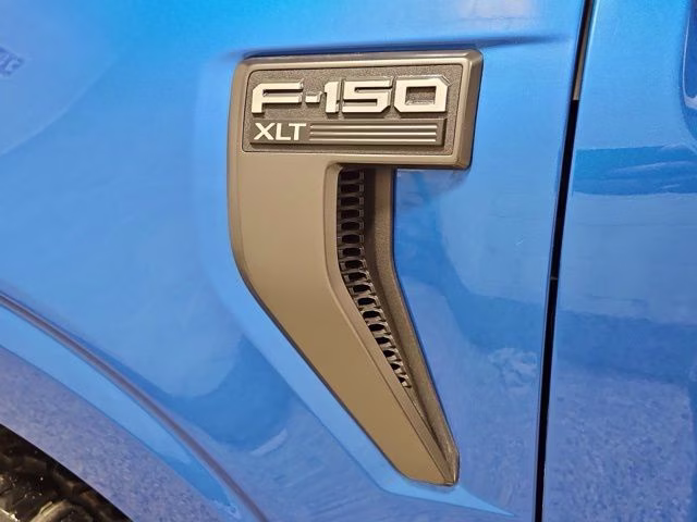 2023 Atlas Blue Metallic Ford F-150 XLT 4X4 Truck