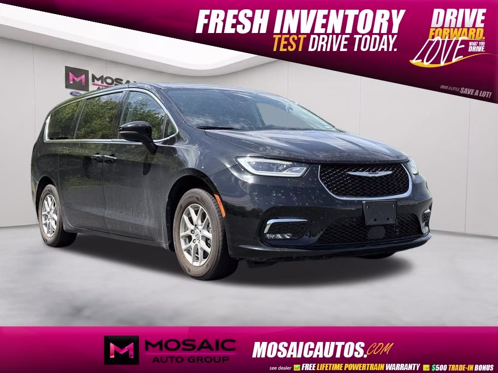 2024 Chrysler Pacifica's photo