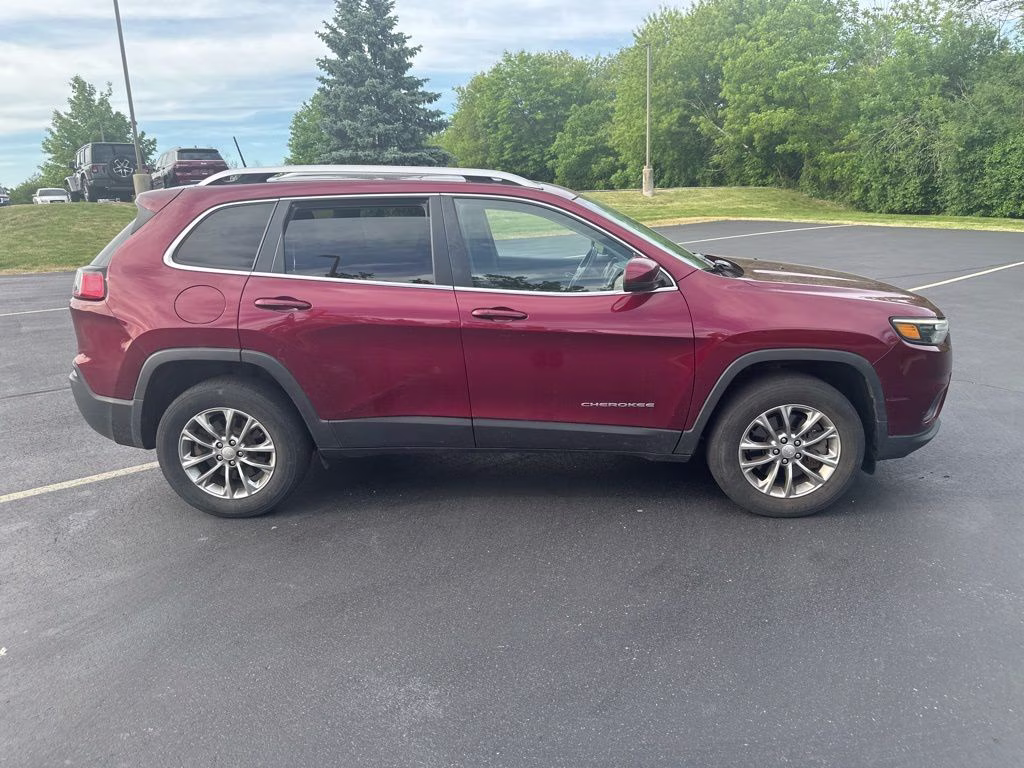 2020 Velvet Red Pearlcoat Jeep Cherokee Latitude Plus 4X4 SUV
