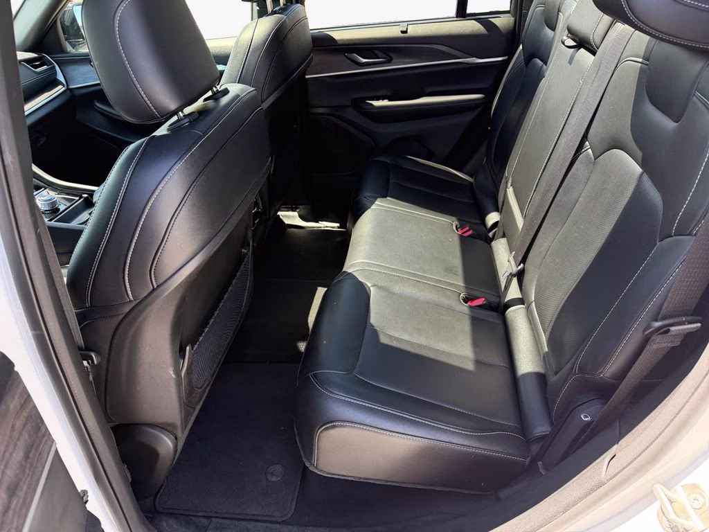2024 Bright White Clearcoat Jeep Grand Cherokee Limited 4X4 SUV