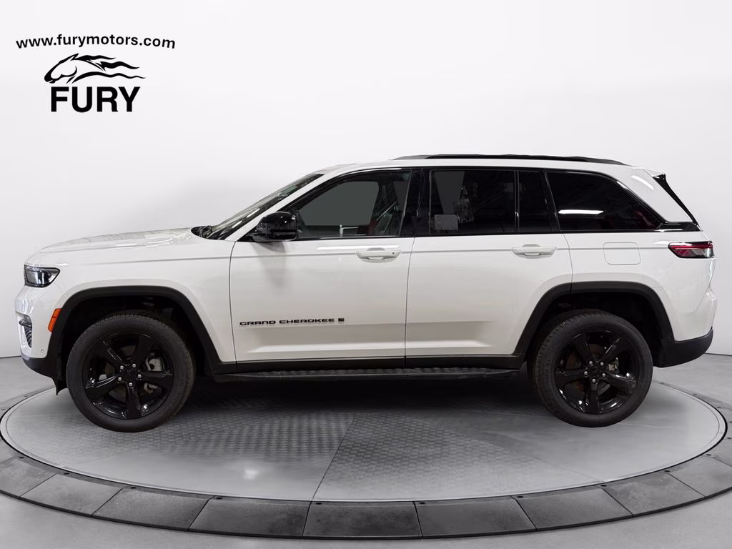 2024 Bright White Clearcoat Jeep Grand Cherokee Limited 4X4 SUV