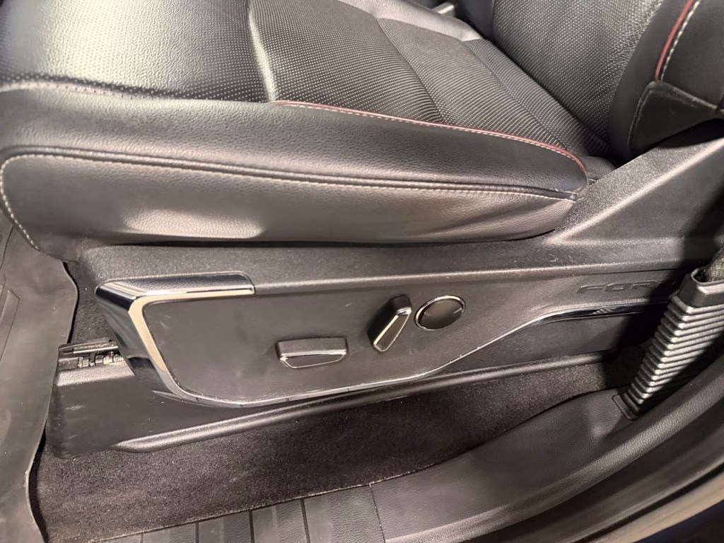 2023 Agate Black Metallic Ford F-150 Lariat 4X4 Truck