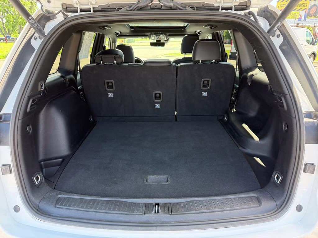 2024 Bright White Clearcoat Jeep Grand Cherokee Limited 4X4 SUV