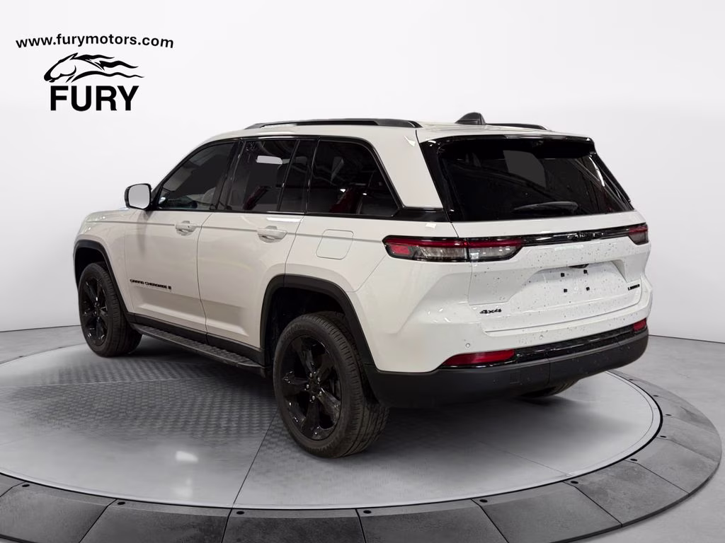 2024 Bright White Clearcoat Jeep Grand Cherokee Limited 4X4 SUV