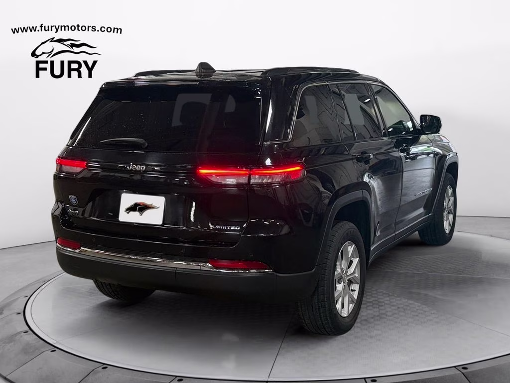 2023 Diamond Black Crystal Pearlcoat Jeep Grand Cherokee Limited w/Preferred Pkg 4X4 SUV