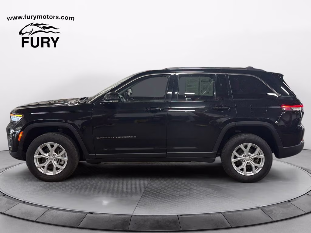 2023 Diamond Black Crystal Pearlcoat Jeep Grand Cherokee Limited w/Preferred Pkg 4X4 SUV