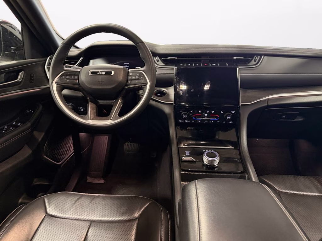 2024 Bright White Clearcoat Jeep Grand Cherokee Limited 4X4 SUV