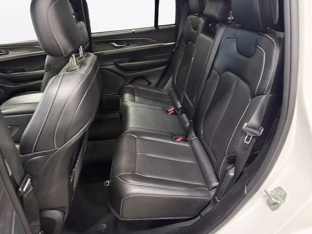 2024 Bright White Clearcoat Jeep Grand Cherokee Limited 4X4 SUV