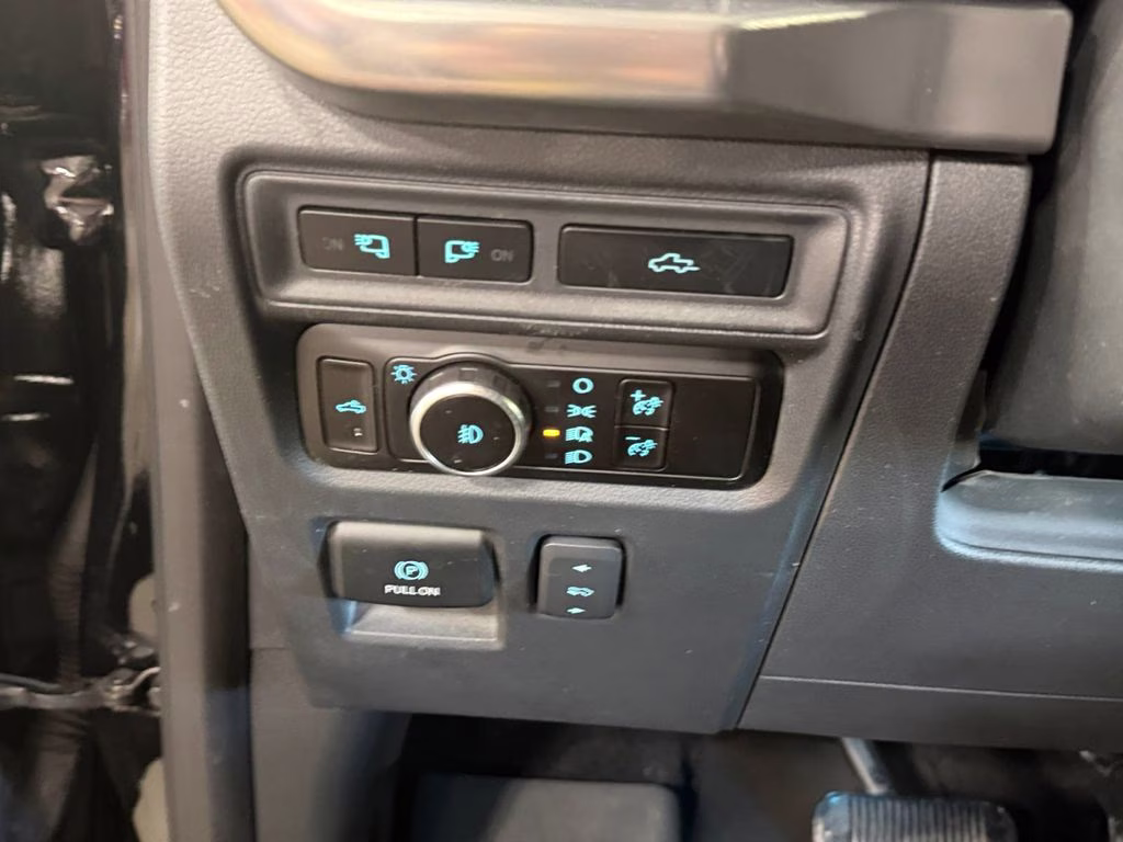 2023 Agate Black Metallic Ford F-150 Lariat 4X4 Truck