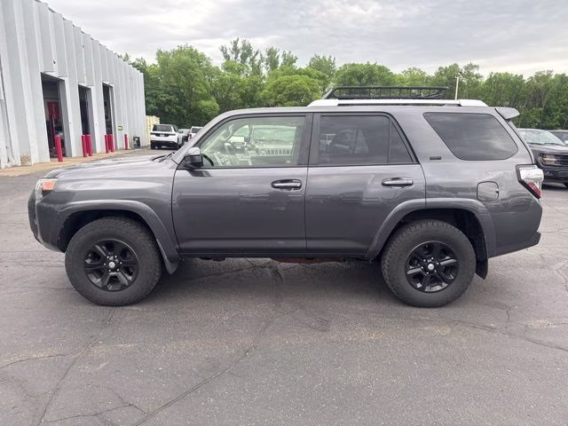 2018 Magnetic Gray Metallic Toyota 4Runner SR5 4X4 SUV