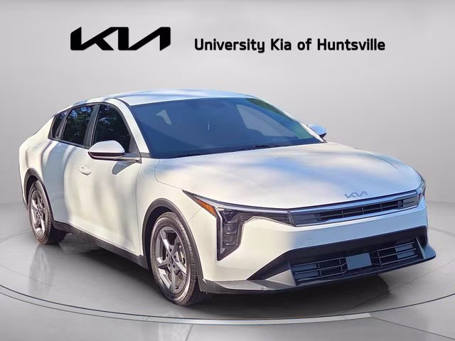 2025 Snow White Pearl Kia K4 LXS FWD Sedan