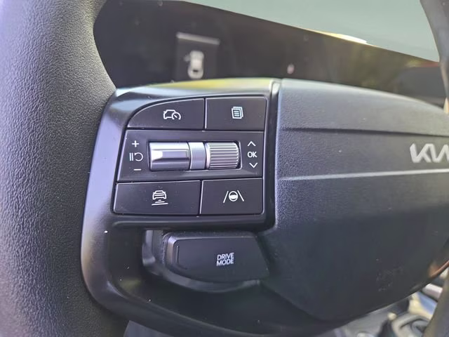2025 Snow White Pearl Kia K4 LXS FWD Sedan