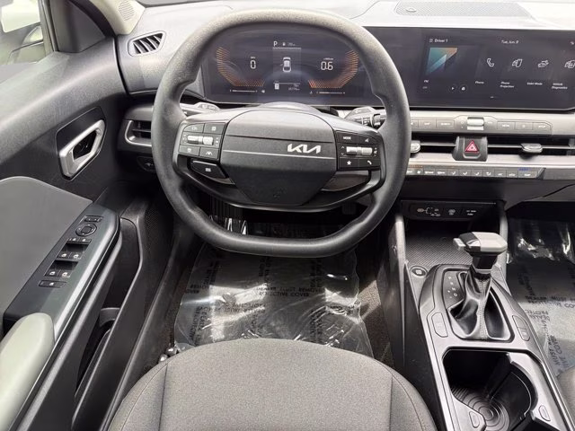 2025 Snow White Pearl Kia K4 LXS FWD Sedan