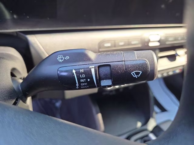 2025 Snow White Pearl Kia K4 LXS FWD Sedan