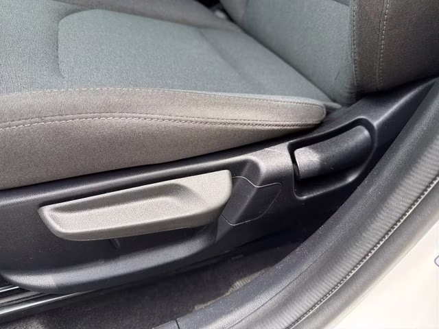 2025 Snow White Pearl Kia K4 LXS FWD Sedan