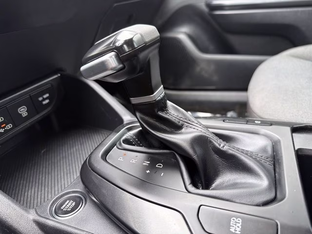 2025 Snow White Pearl Kia K4 LXS FWD Sedan