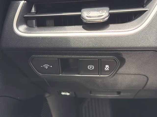 2025 Snow White Pearl Kia K4 LXS FWD Sedan