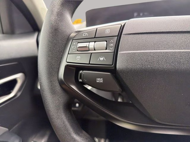 2025 Snow White Pearl Kia K4 LXS FWD Sedan