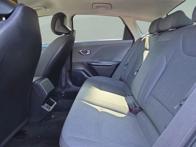 2025 Snow White Pearl Kia K4 LXS FWD Sedan