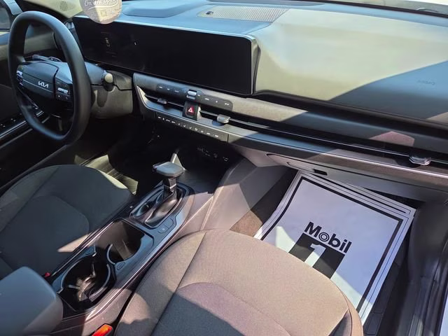 2025 Snow White Pearl Kia K4 LXS FWD Sedan