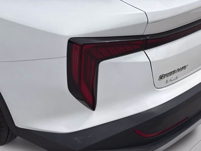 2025 Snow White Pearl Kia K4 LXS FWD Sedan
