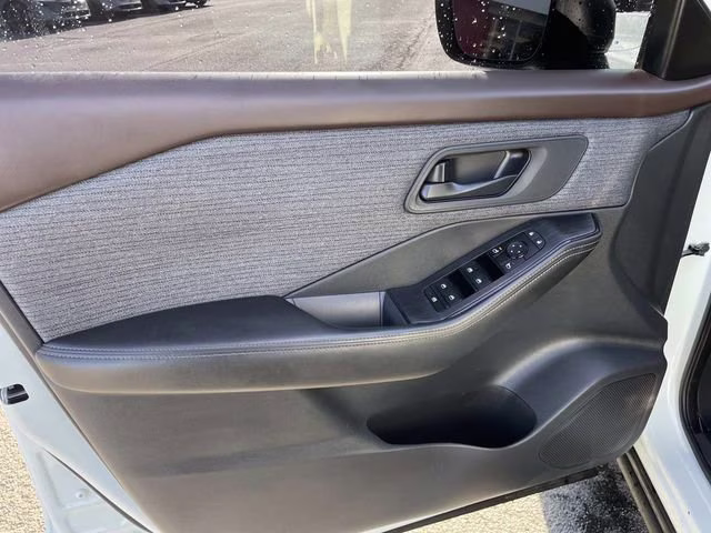 2022 Glacier White Nissan Rogue S FWD SUV