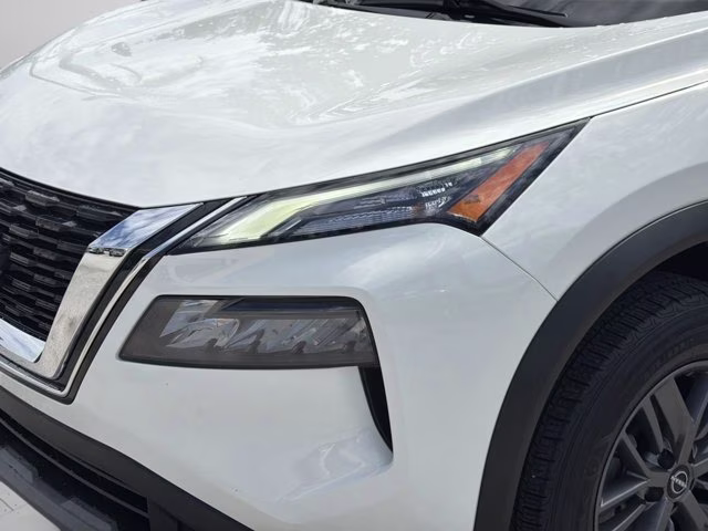 2022 Glacier White Nissan Rogue S FWD SUV