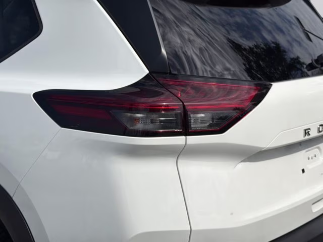 2022 Glacier White Nissan Rogue S FWD SUV