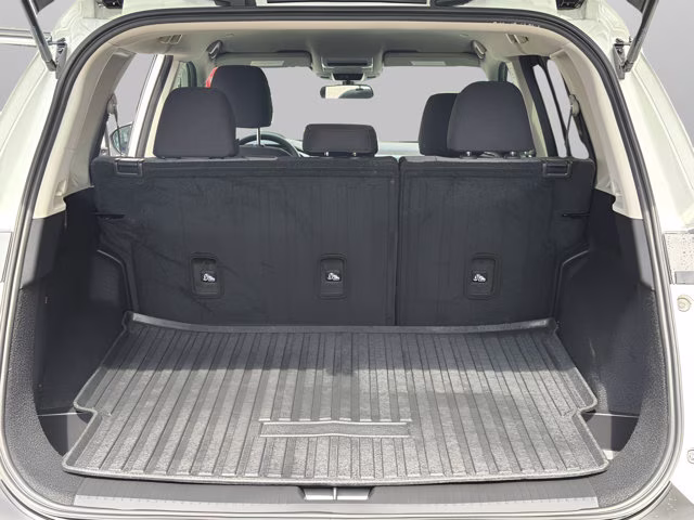 2022 Glacier White Nissan Rogue S FWD SUV