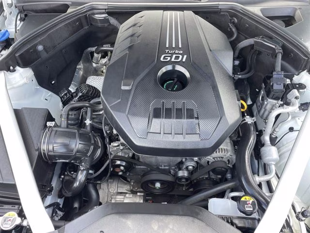 2023 Uyuni White Genesis G70 2.0T RWD Sedan