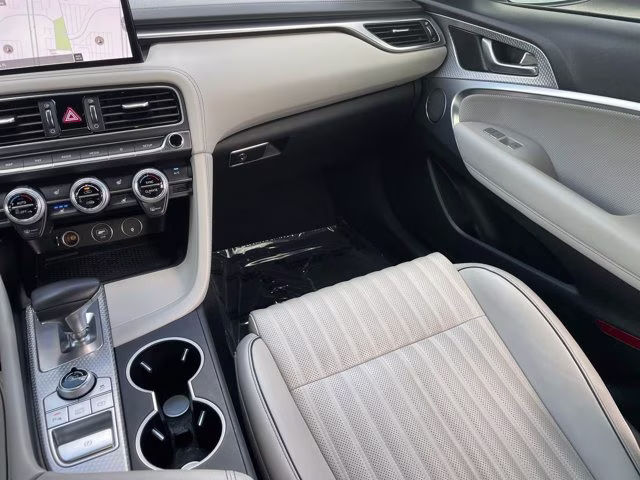 2023 Uyuni White Genesis G70 2.0T RWD Sedan
