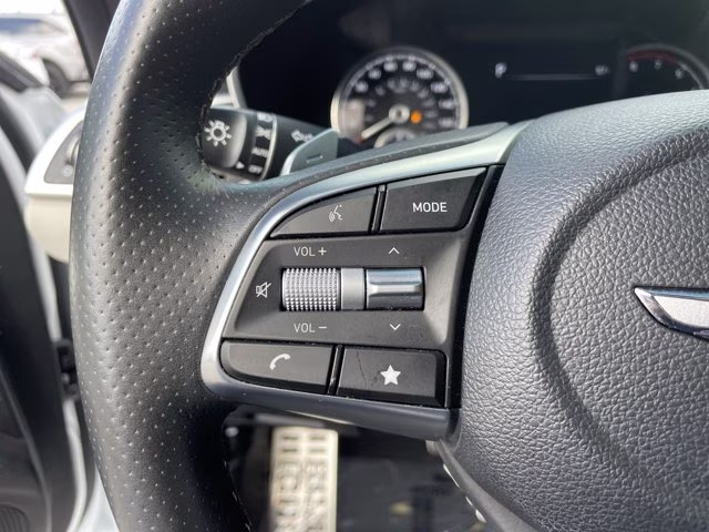 2023 Uyuni White Genesis G70 2.0T RWD Sedan