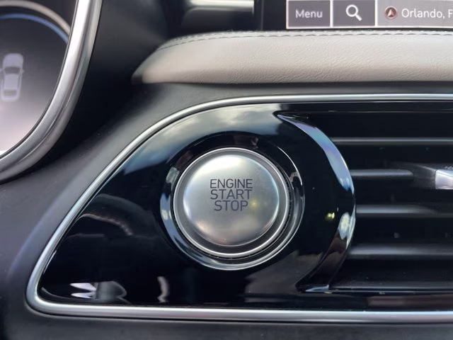 2023 Uyuni White Genesis G70 2.0T RWD Sedan