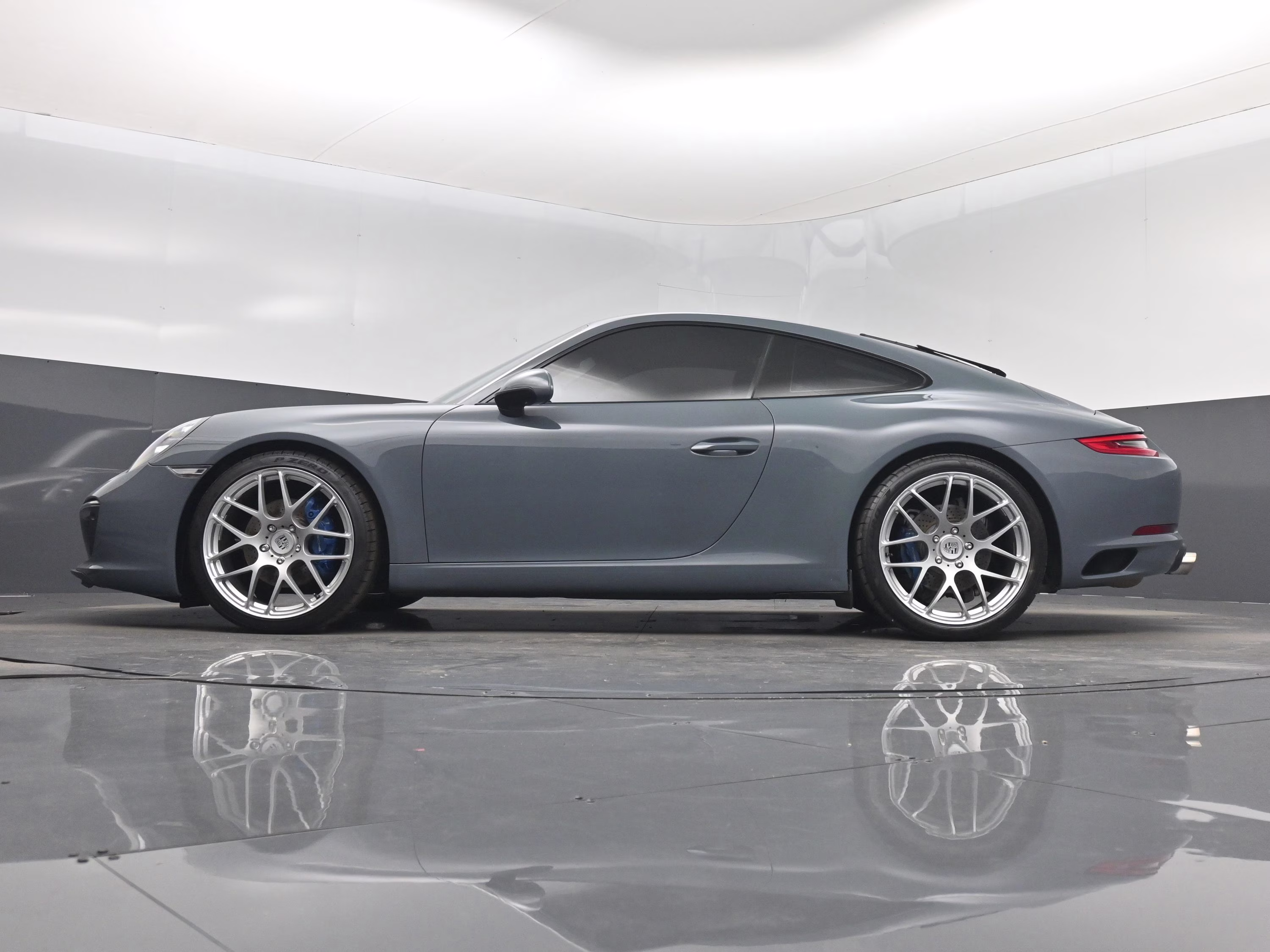 2018 Gray Porsche 911 Carrera RWD Coupe