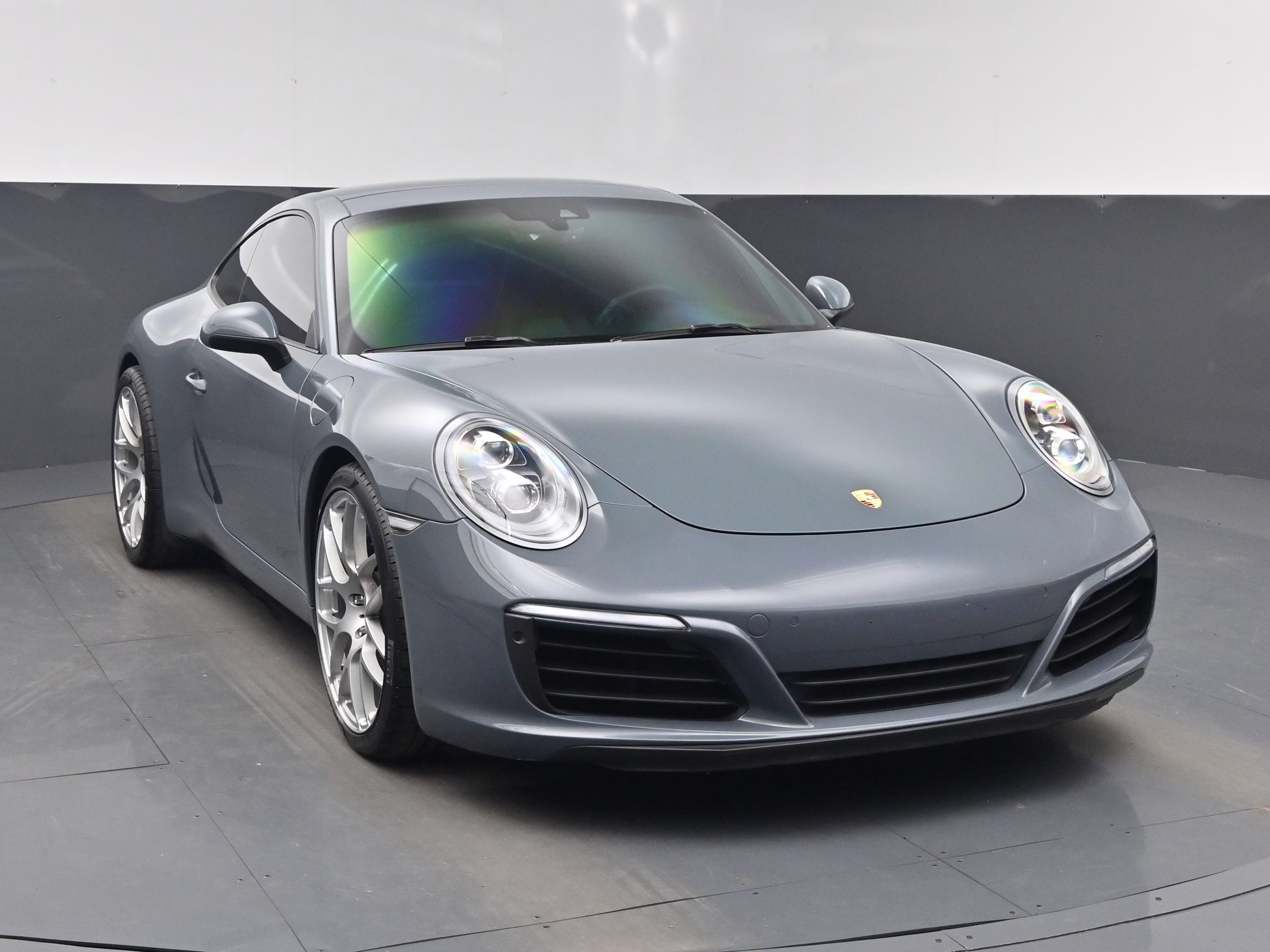 2018 Gray Porsche 911 Carrera RWD Coupe
